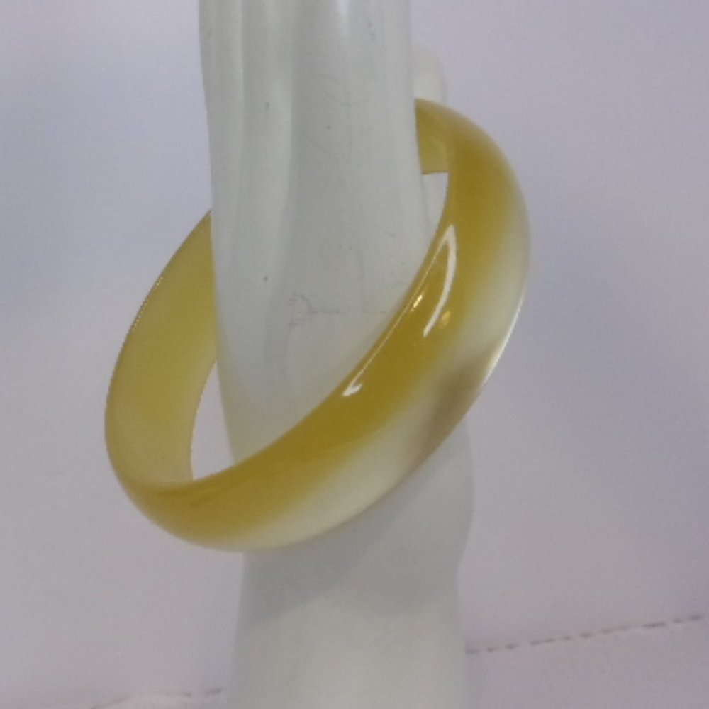 Vintage Pale Yellow Pearlized Plastic Bangle Bracelet